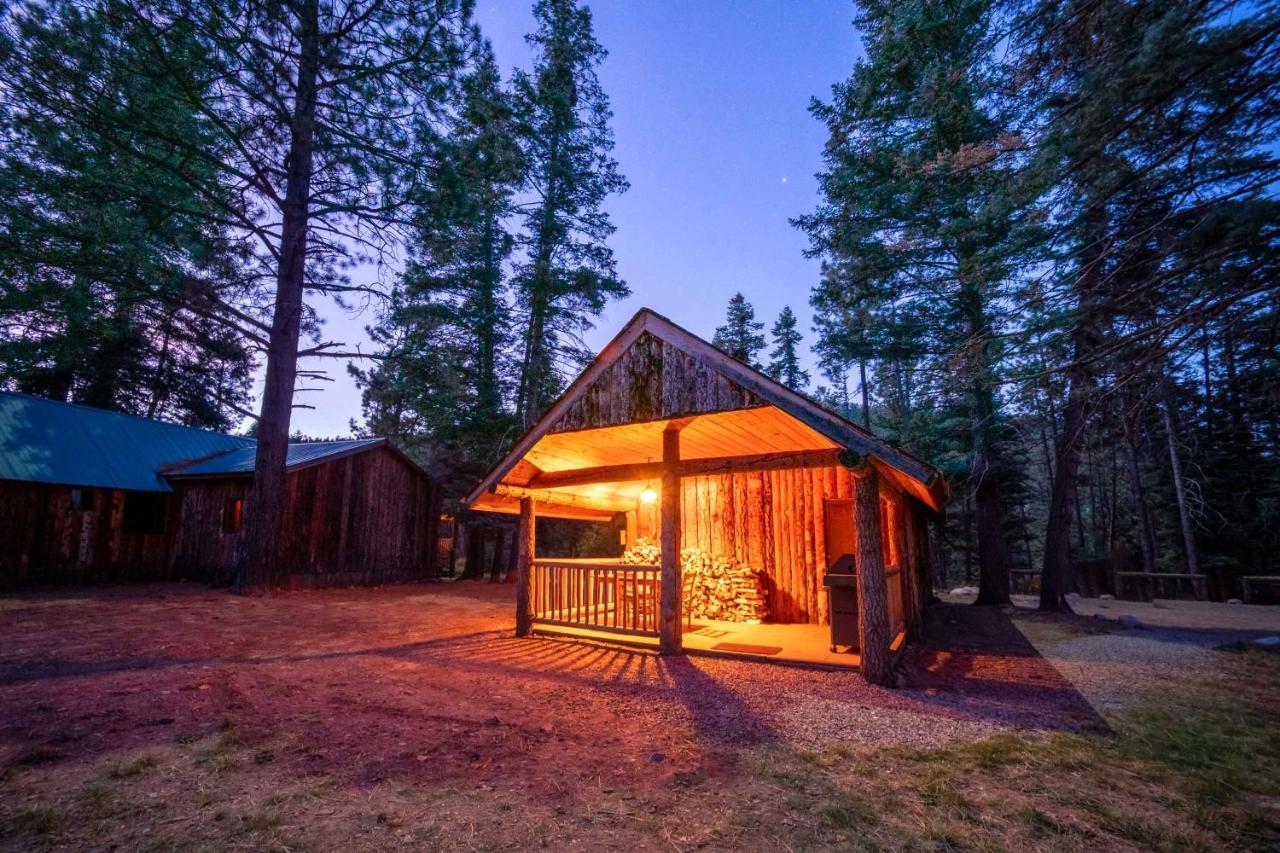 Corkins Lodge Chama Екстериор снимка