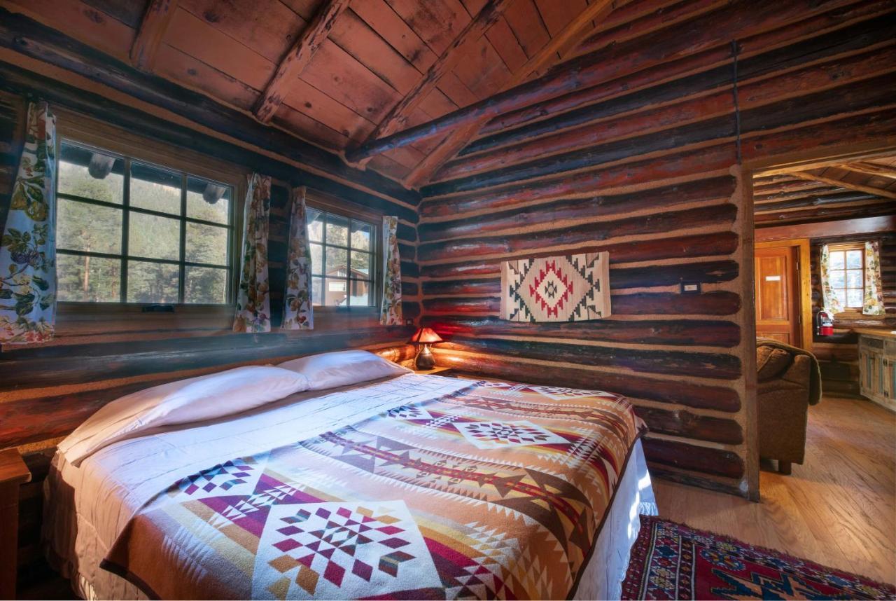 Corkins Lodge Chama Екстериор снимка