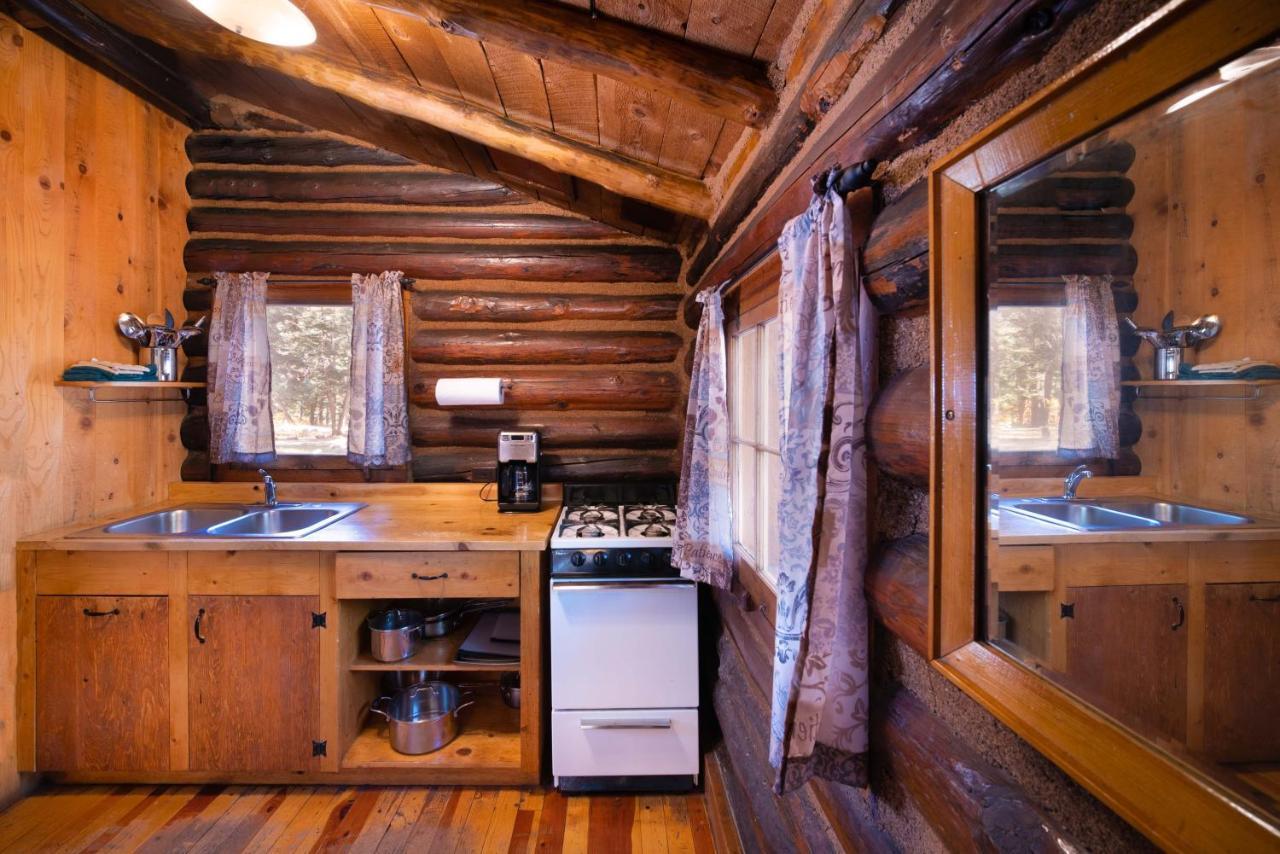 Corkins Lodge Chama Екстериор снимка