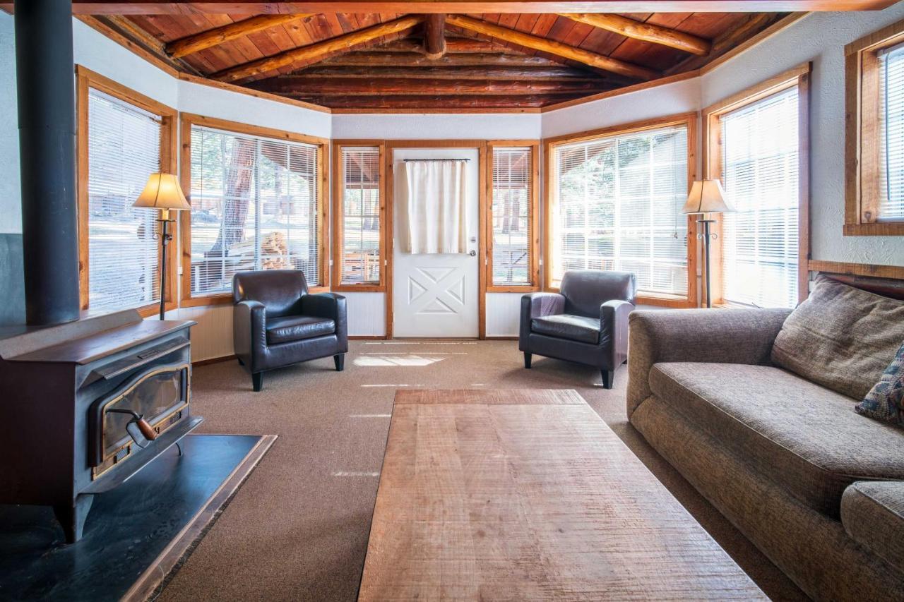 Corkins Lodge Chama Екстериор снимка