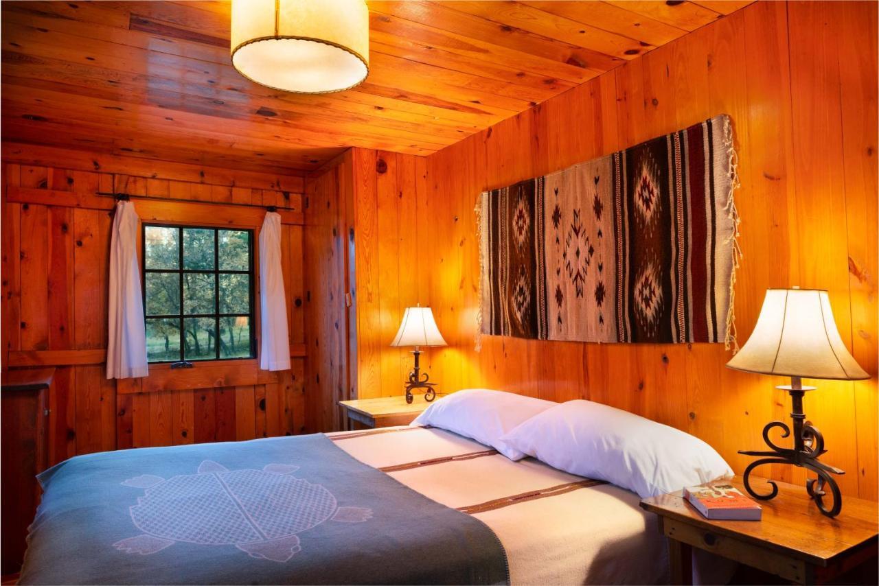 Corkins Lodge Chama Екстериор снимка