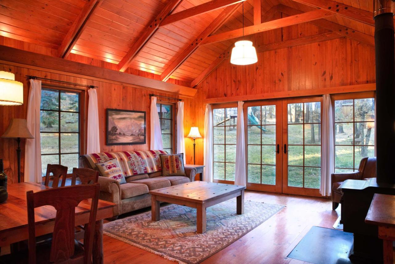 Corkins Lodge Chama Екстериор снимка