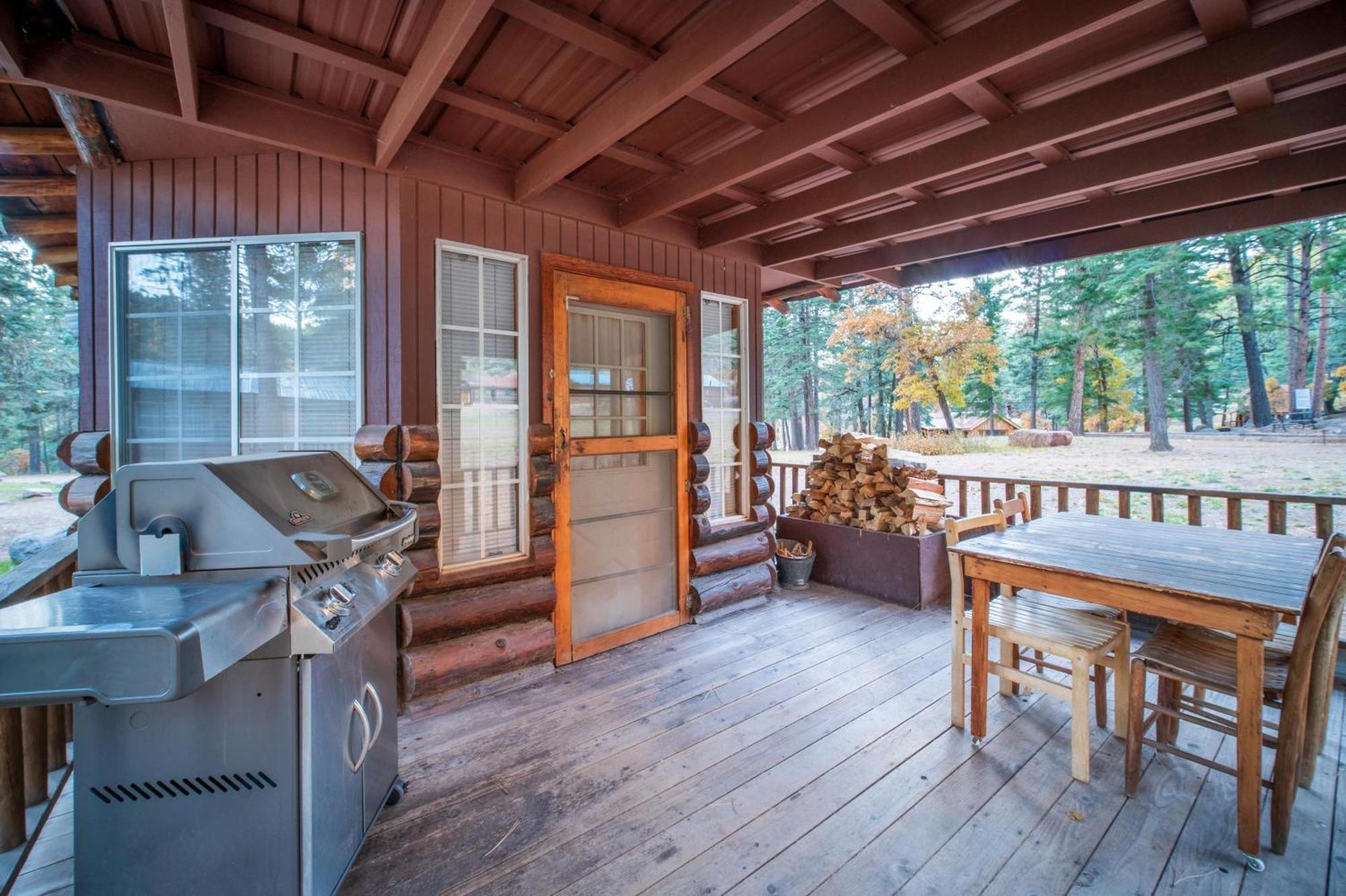 Corkins Lodge Chama Екстериор снимка