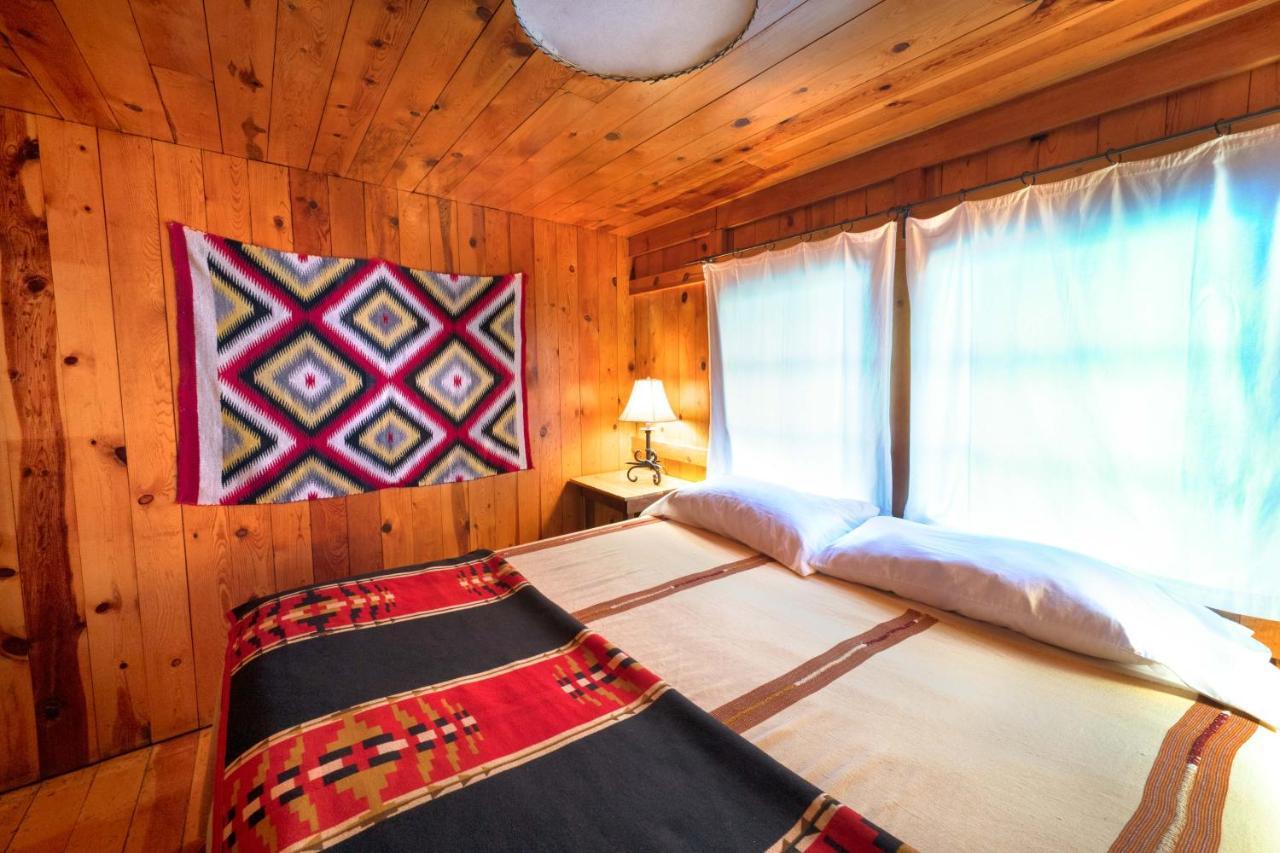 Corkins Lodge Chama Екстериор снимка