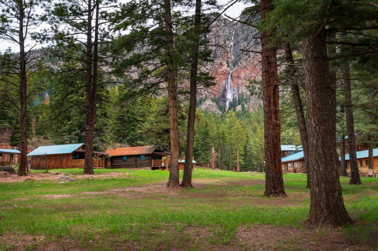 Corkins Lodge Chama Екстериор снимка