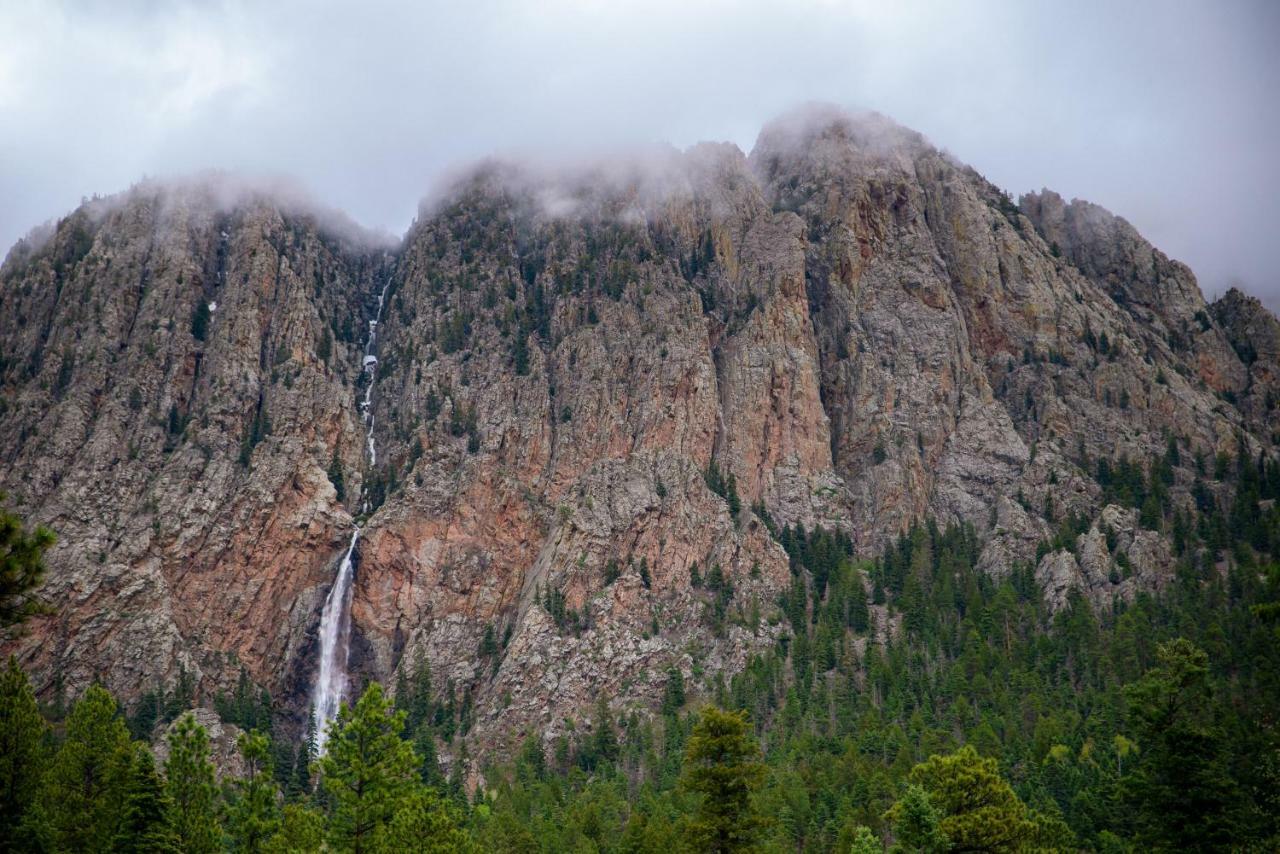 Corkins Lodge Chama Екстериор снимка